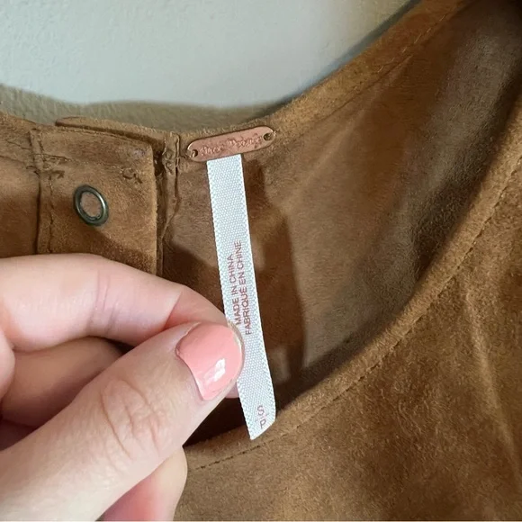✨ Free People Women’s Brown Suede Scallop Tank Top Small - Picture 4 of 8